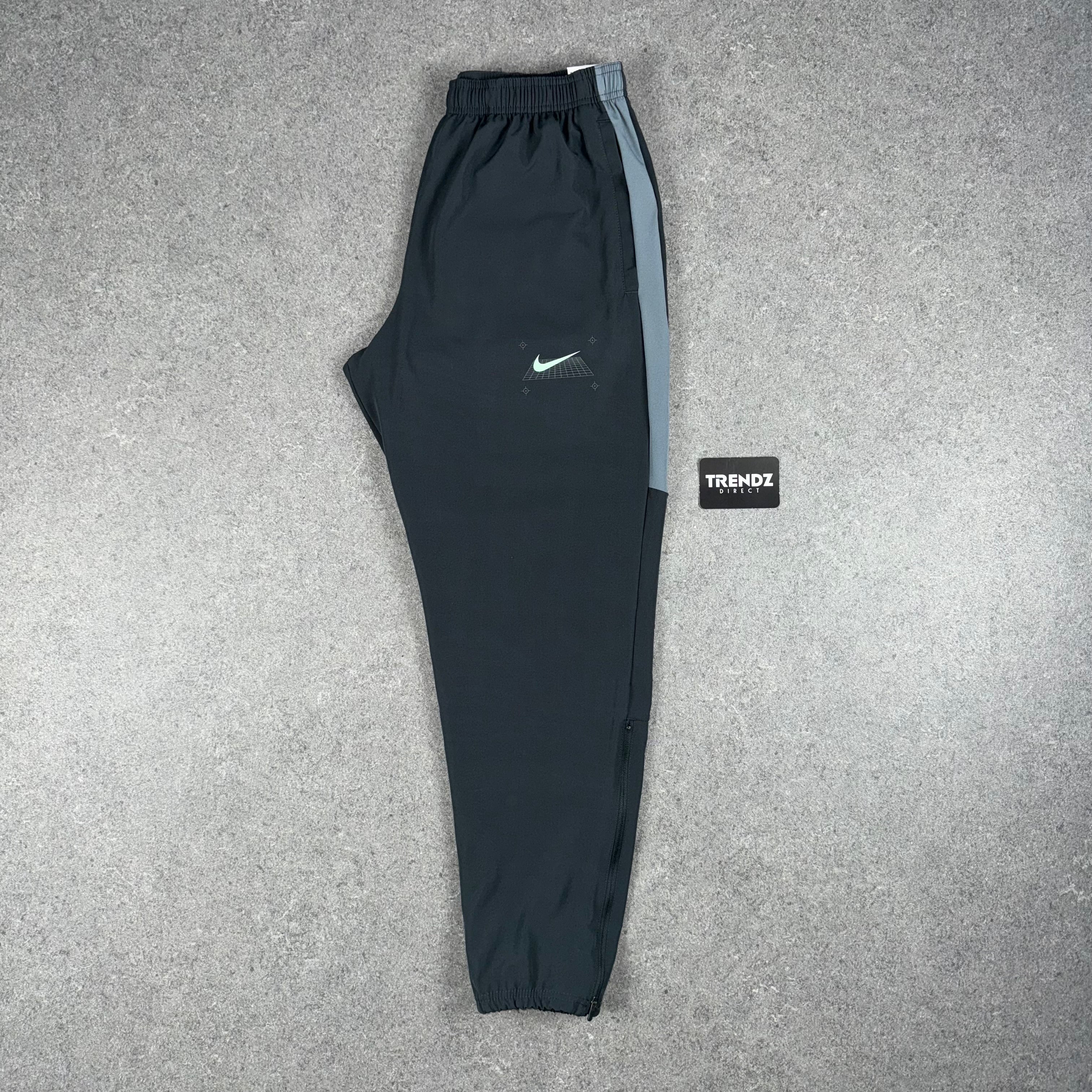 NIKE PERFORMANCE REPEL PANTS - GREY