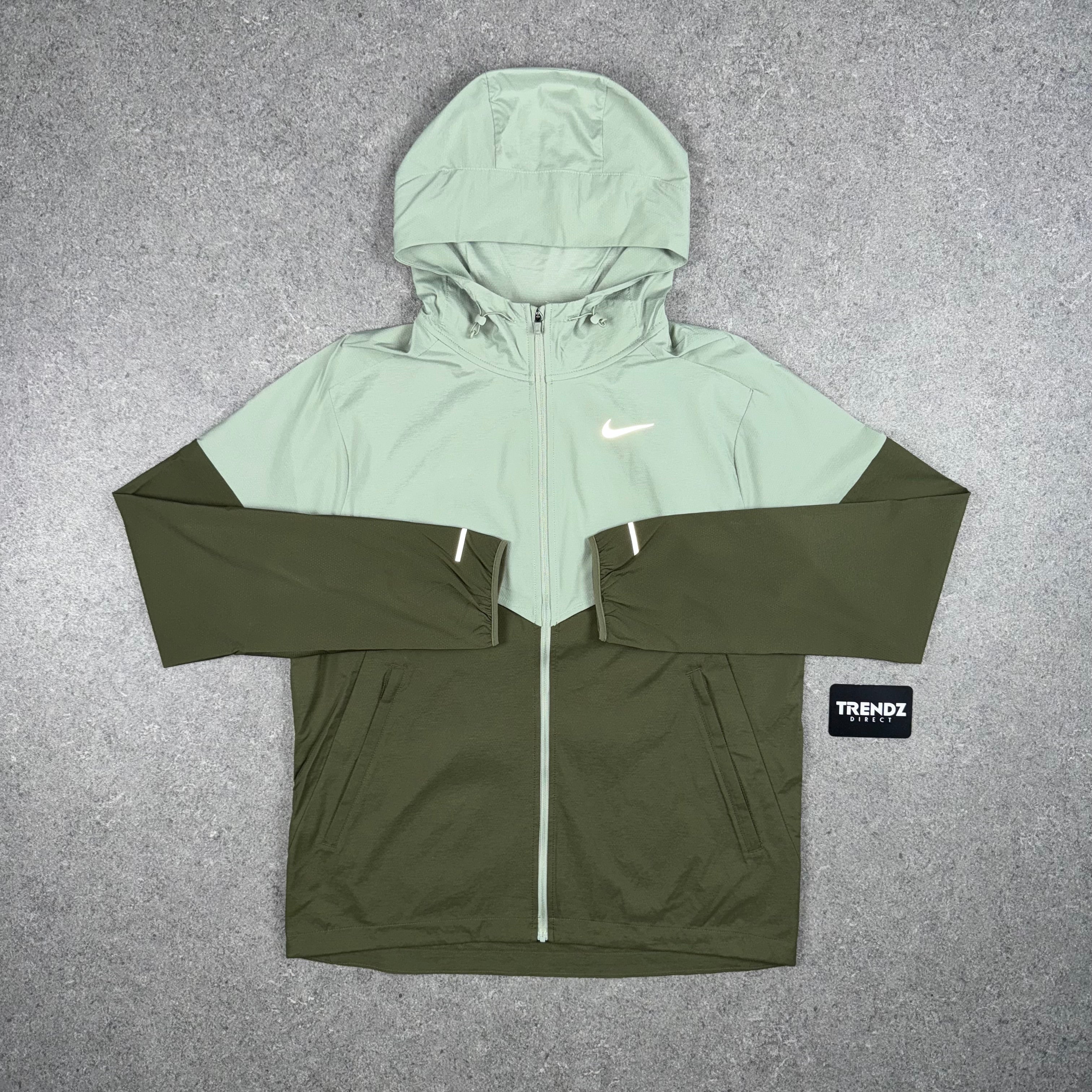 NIKE UV WINDBREAKER - KHAKI/OLIVE