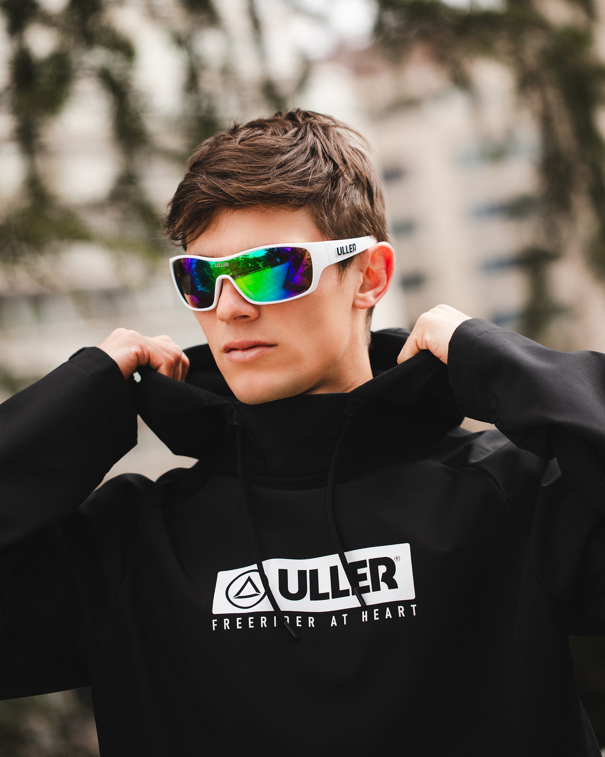 Volcano White / Green