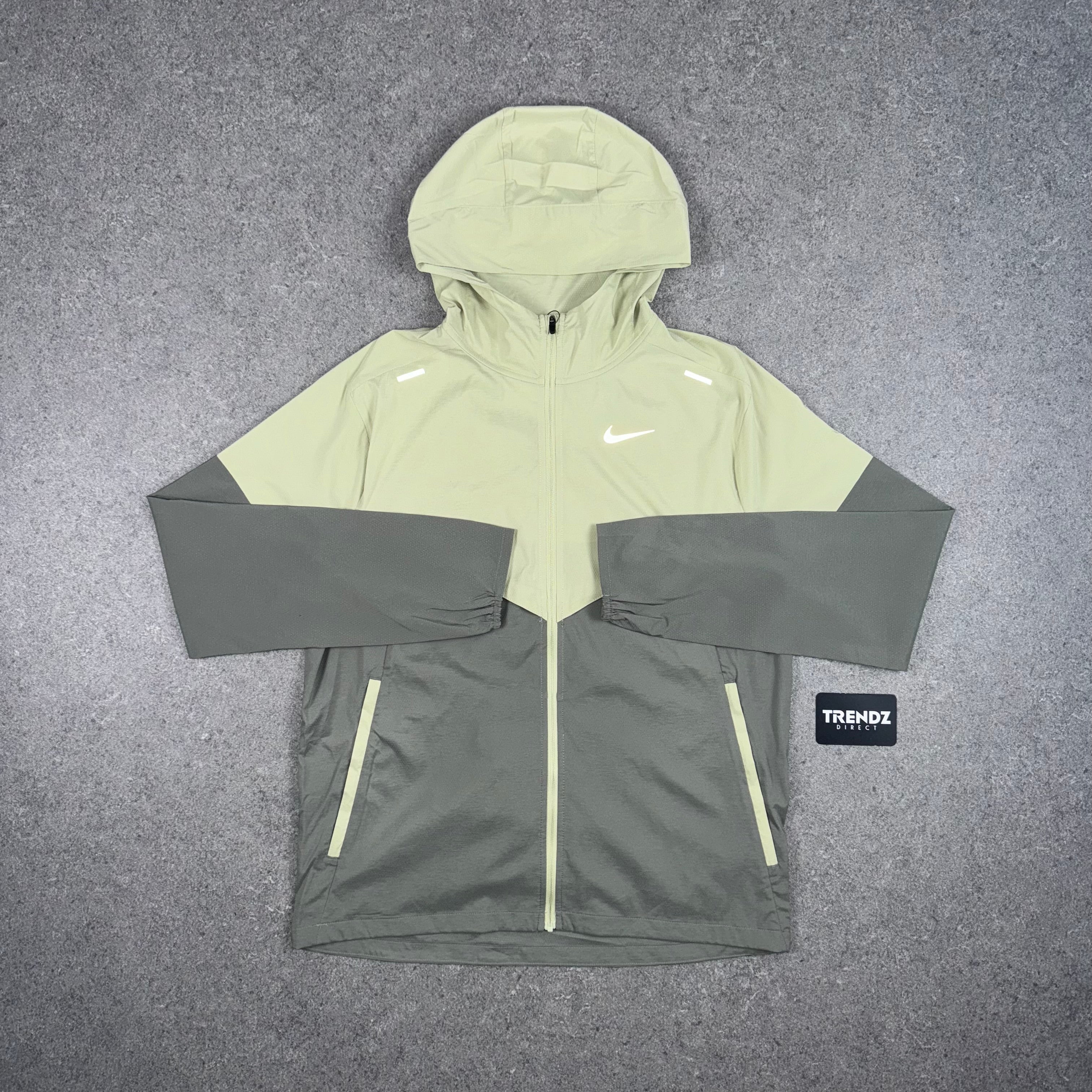 NIKE UV WINDBREAKER - OLIVE