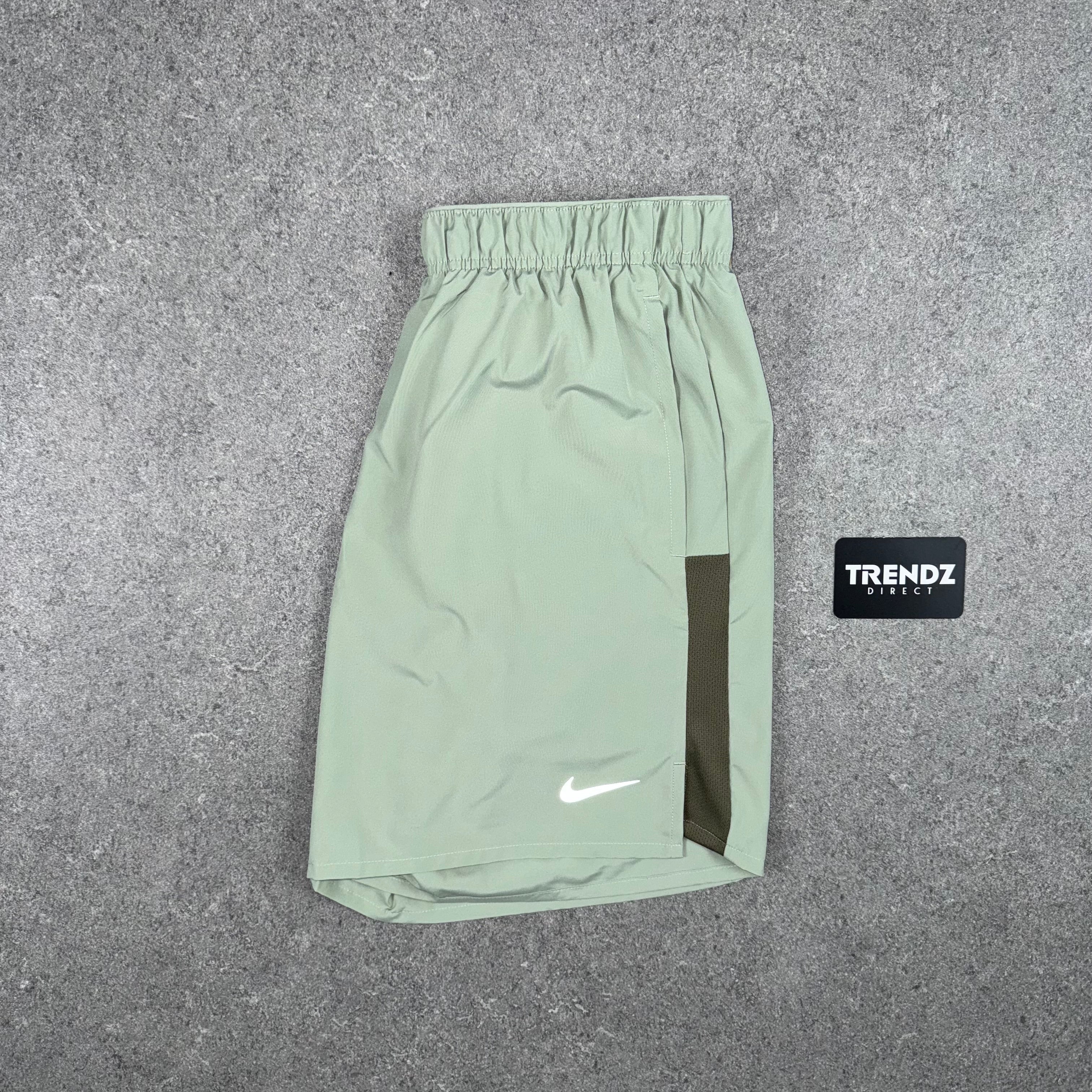 NIKE UV WINDBREAKER & SHORTS SET - KHAKI/OLIVE