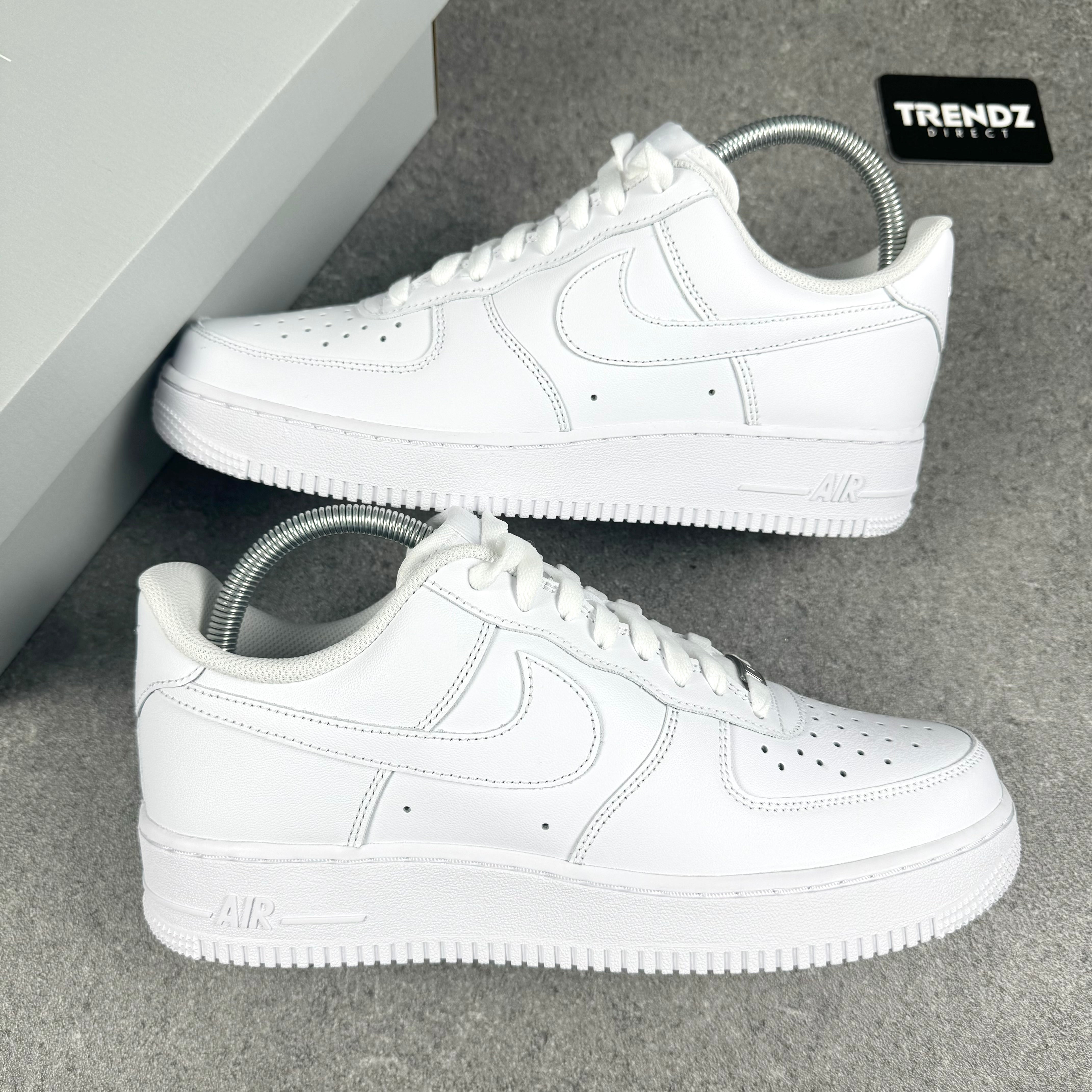 NIKE AIR FORCE 1 - WHITE